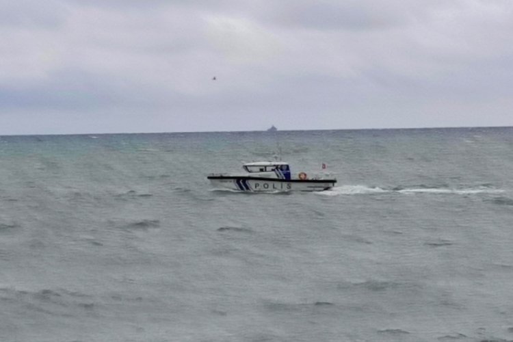 Marmara Denizi’nde kaybolan 6 kişi için tüm imkanlar seferber edildi